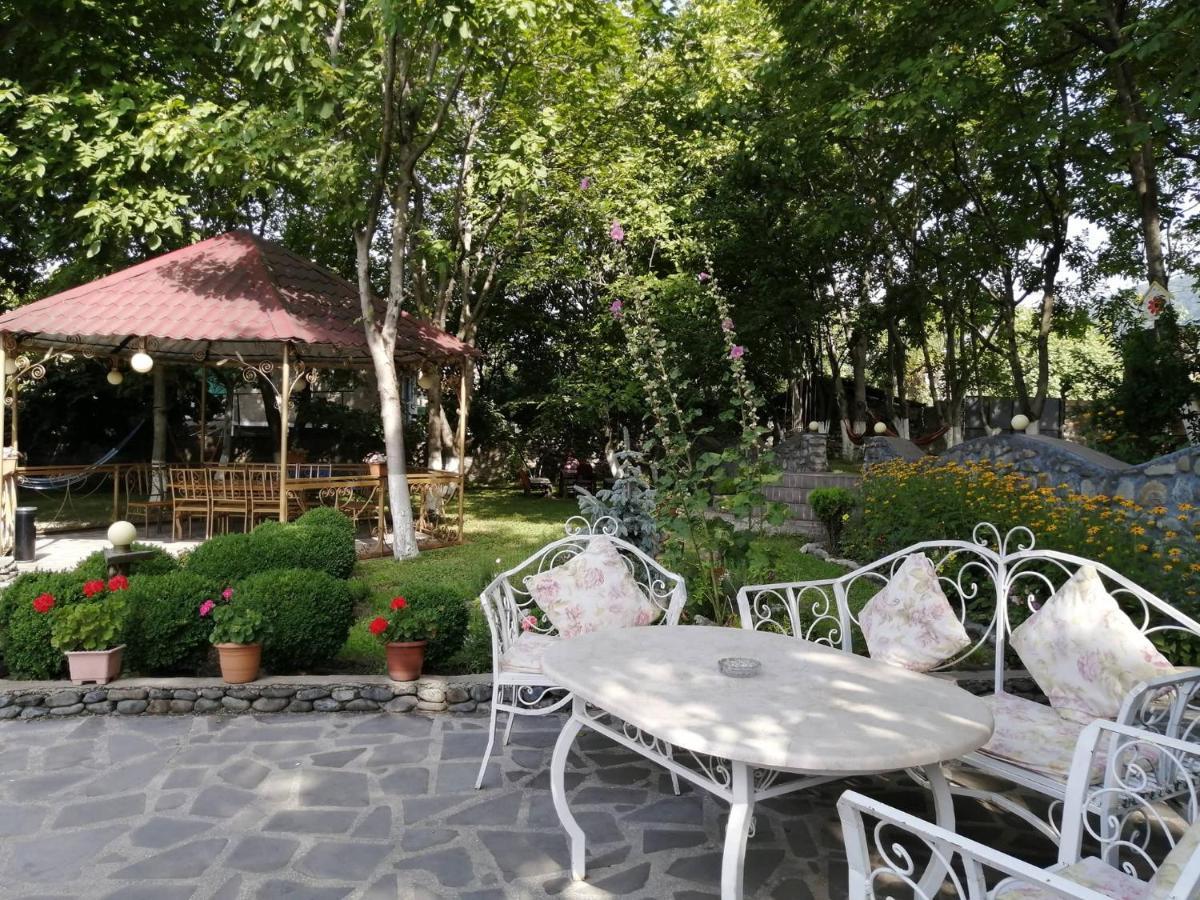 Family Hotel Lago & Wine Cellar Лагодехи Экстерьер фото