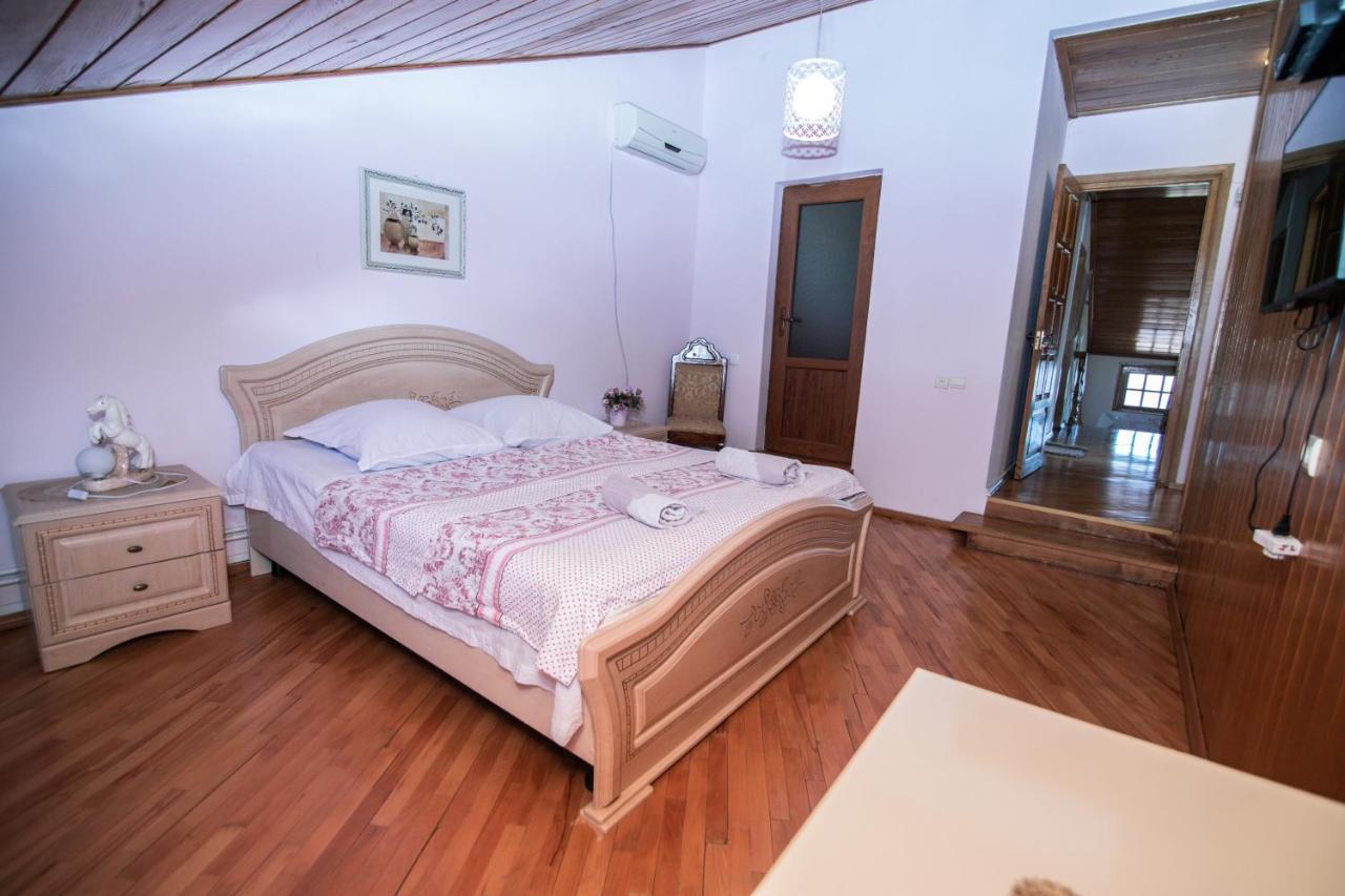 Family Hotel Lago & Wine Cellar Лагодехи Экстерьер фото
