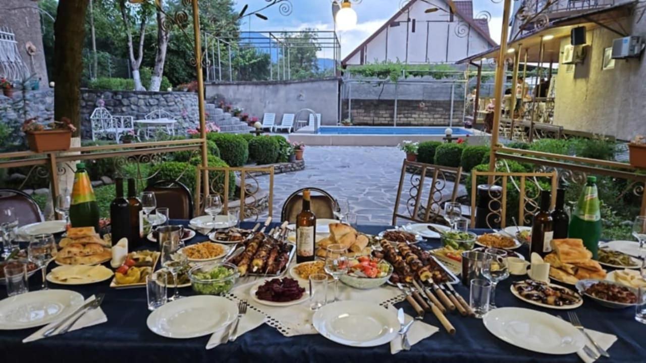 Family Hotel Lago & Wine Cellar Лагодехи Экстерьер фото